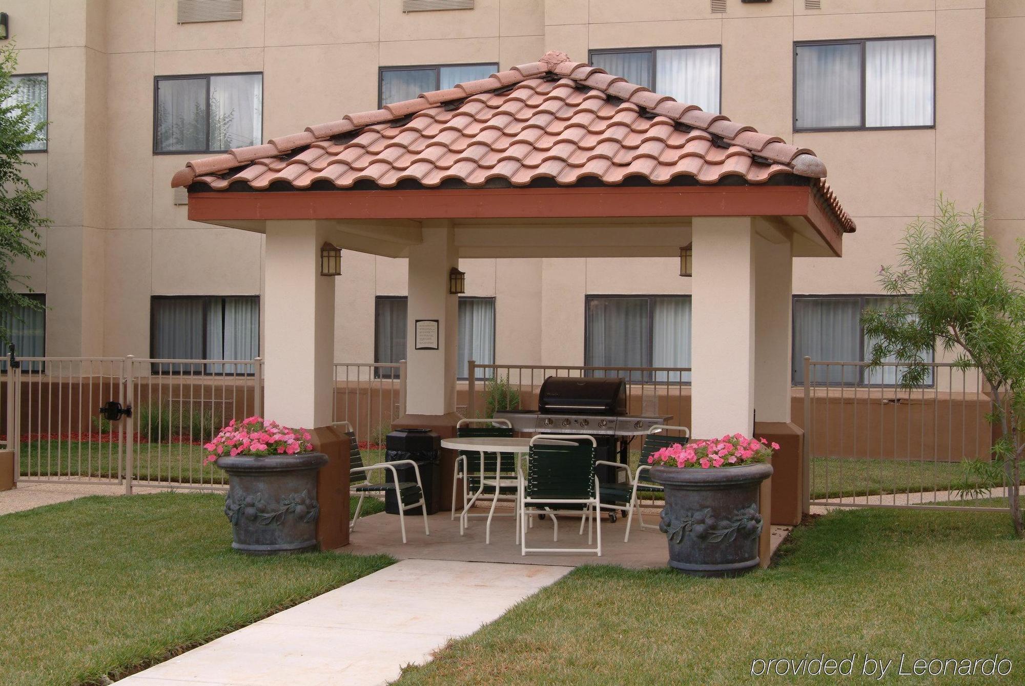 Staybridge Suites Lubbock-University Area By Ihg Restaurant photo